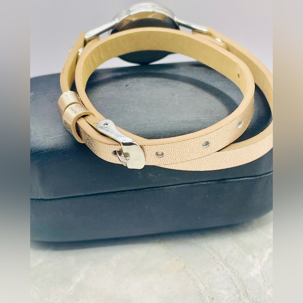 Aromatherapy Oil Diffuser Locket Gold Tone Wrap Bracelet with Tree Design - Picture 4 of 6